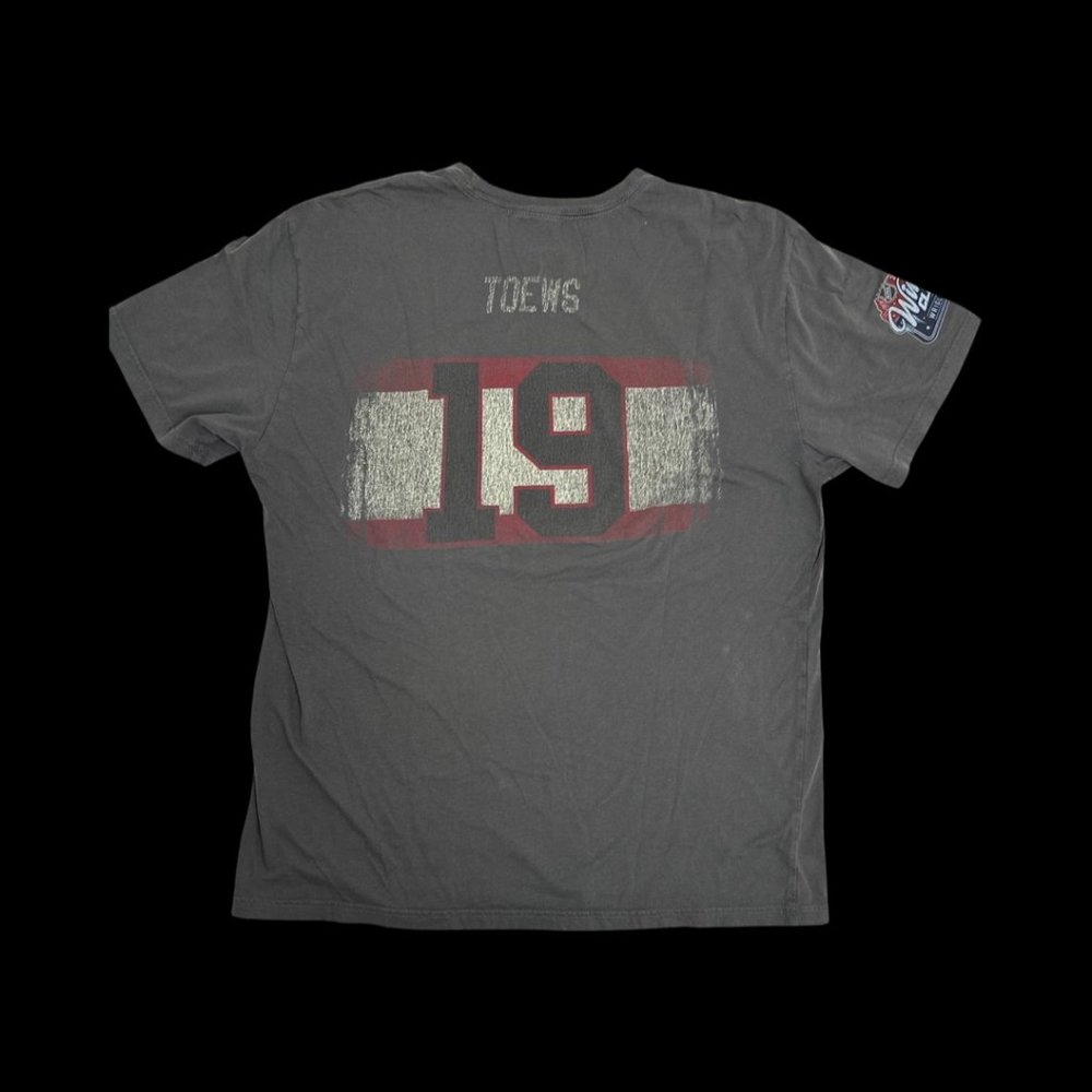Chicago Blackhawks NHL 2009 Winter Classic T-shirt Toews #19 Wrigley Field Large - Picture 4 of 6